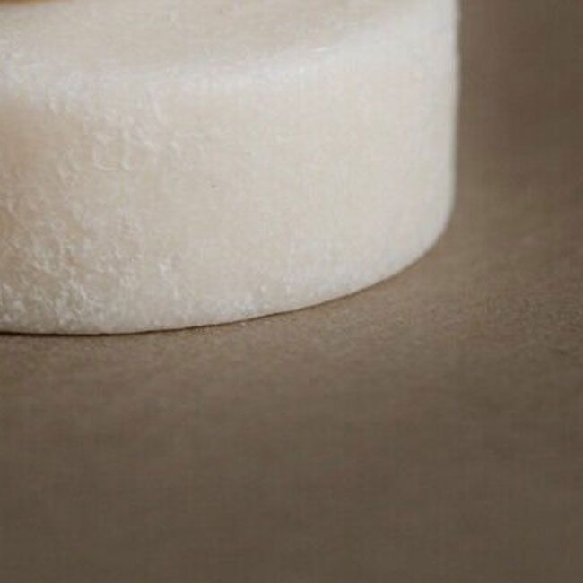 Le Chat dans l'Armoire Sel Marin Mediterranean salt soap texture