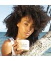 Leave in cheveux bouclés Enchanted Island Vegan curl butter Rahua mannequin lifestyle