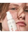 Crème peau sensible hydratante SOS+Sensitive Madara mannequin