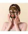 Whamisa' soothing moisturizing Kelp agae mask model