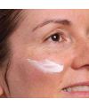 Evolve Beauty Daily Renew Facial Cream model texture