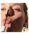 Mascara naturel Waterproof à l'Avocat Noir Ere Perez model