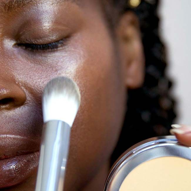 Poudre de finition naturelle transparente au maïs Ere Perez beaute