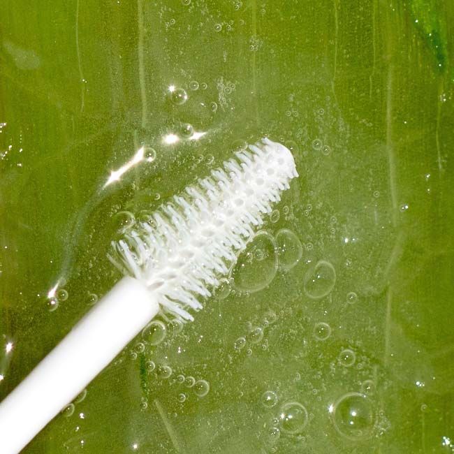 Mascara naturel en gel cils & sourcils à l'aloe vera Ere Perez texture