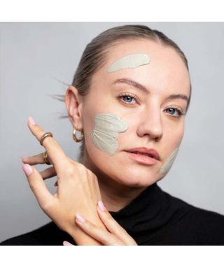Halo Volcanic Mud Radiance Face Mask - 75 g