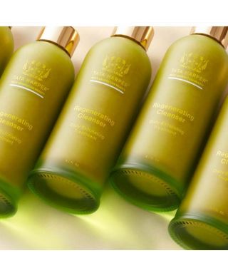 Regenerating cleanser Regenerating cleanser