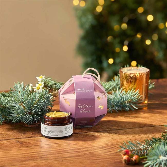 Evolve Beauty's The Xmas Baubles Golden Glow lifestyle