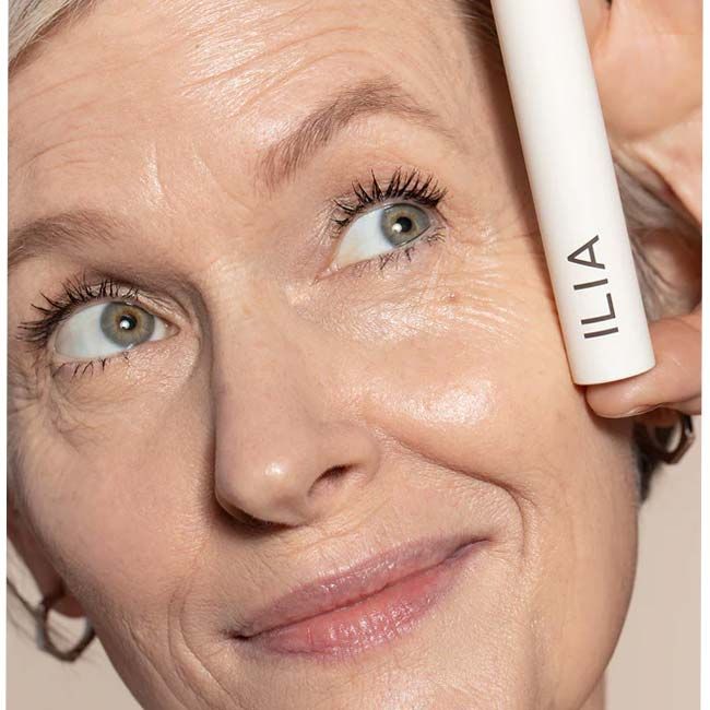 Mascara Limitless Lash After Midnight Ilia Beauty Mannequin