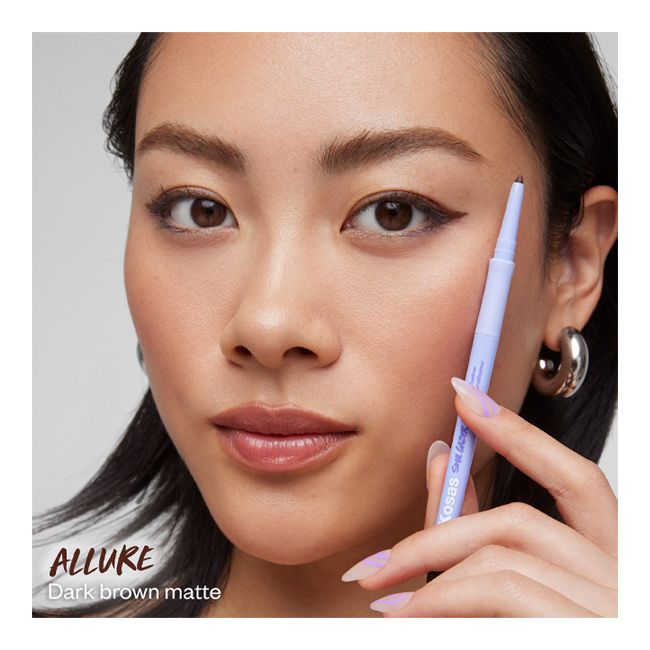 Kosas's Soulgazer Intensifying gel Allure natural eyeliner Model