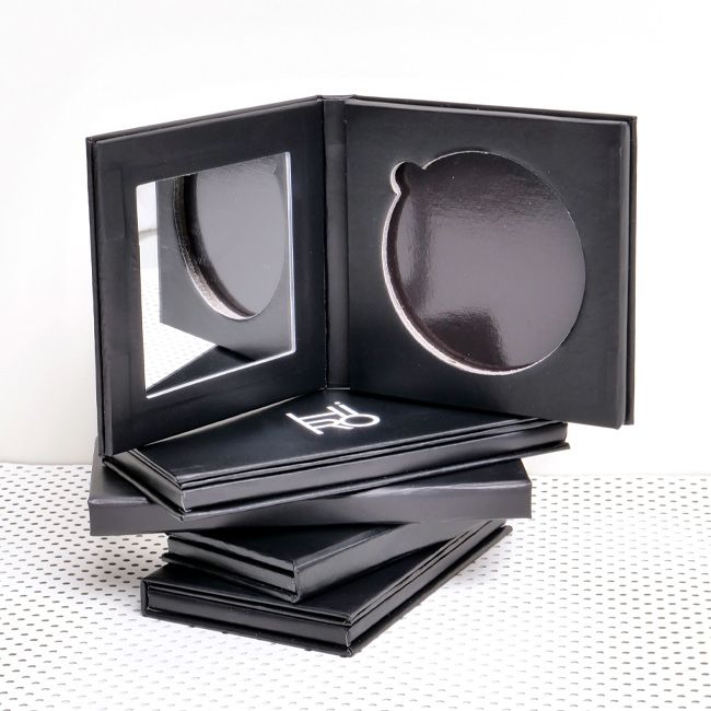 Hiro Cosmetics' SpaceBalm natural concealer Case