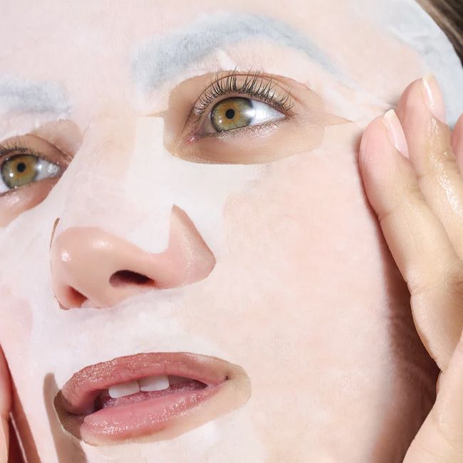 Masque visage tissu Liftant et Hydratant Instantané Lift 27 Cosmetics 27 Mannequin