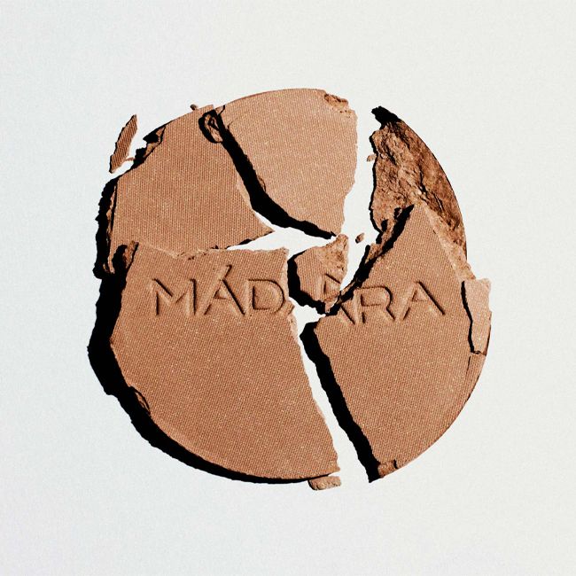 Bronzer poudre minérale Midsummer Soft Silk Madara Cosmétiques Texture