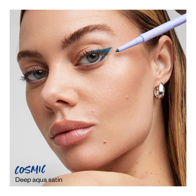 Kosas's Soulgazer Intensifying gel Cosmic natural eyeliner Model