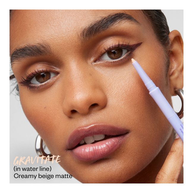 Kosas's Soulgazer Intensifying gel Gravitate natural eyeliner Model