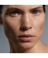 Huile visage naturelle au bakuchiol Retinol Alternative Madara Cosmétiques Mannequin
