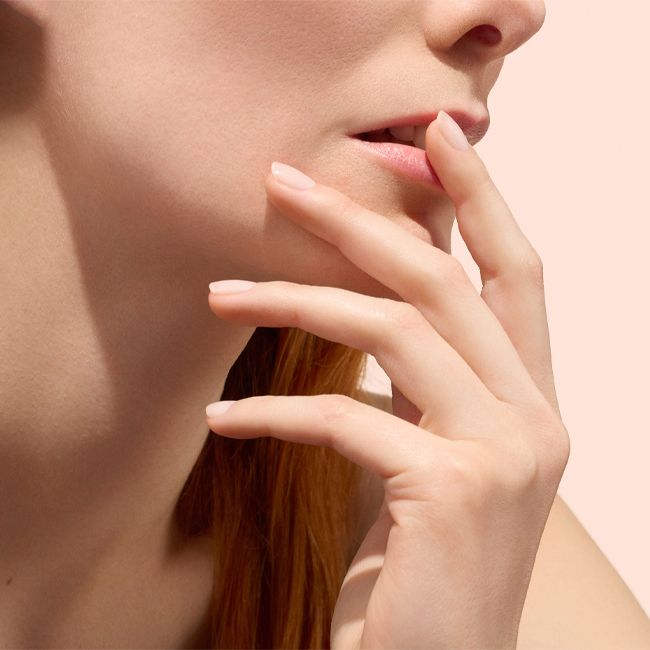 Manucurist's 00 Active Smooth unifying care nail polish Application