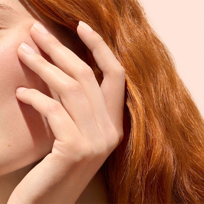 Manucurist's 00 Active Smooth unifying care nail polish Shooting