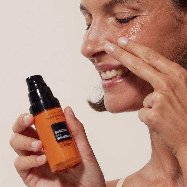 Sérum booster à la Vitamine C Novexpert Mannequin
