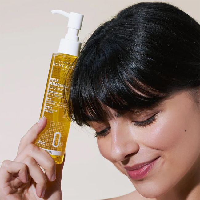 Novexpert's 5 Omegas natural Cleansing Oil Model