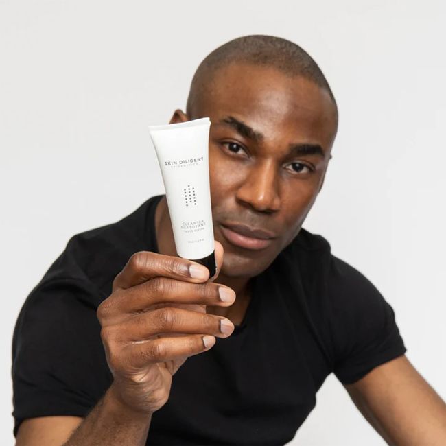 Nettoyant visage naturel Triple Action Skin Diligent Mannequin