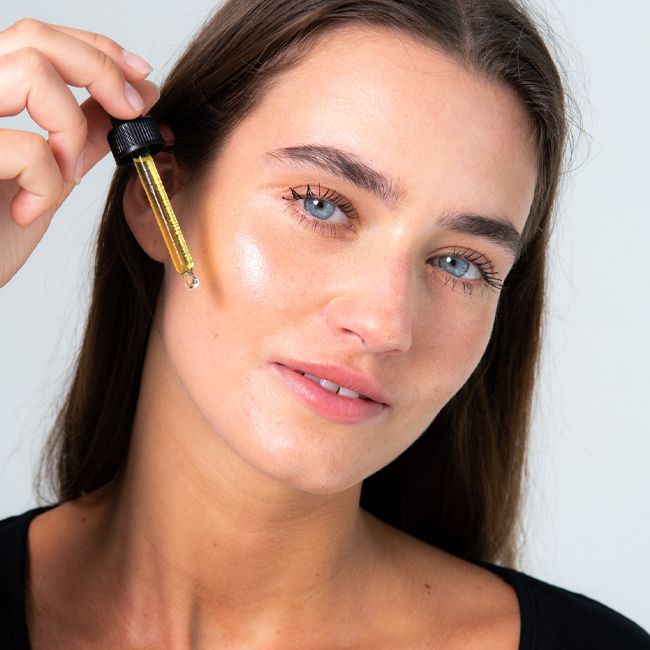Sérum visage naturel huile Vitamine C Skin Diligent Application