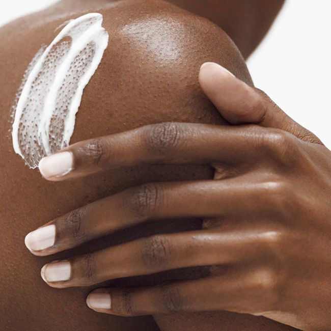 Lait hydratant corps Milk It Koba Skincare Application