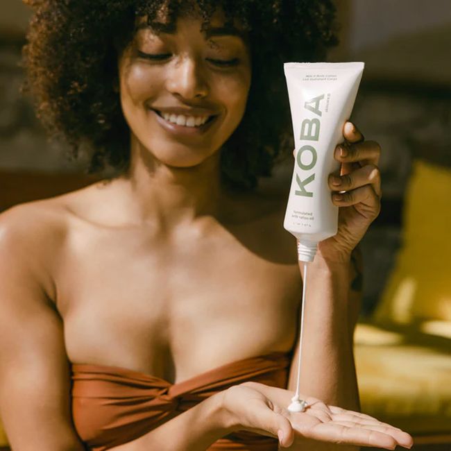 Lait hydratant corps Milk It Koba Skincare Mannequin