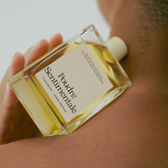 Huile naturelle Soyeuses Poudre Sentimentale Refeel Mannequin