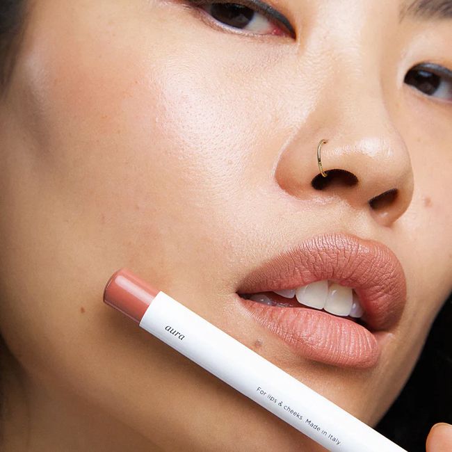 Crayon à lèvres coco Aura Ere Perez Mannequin