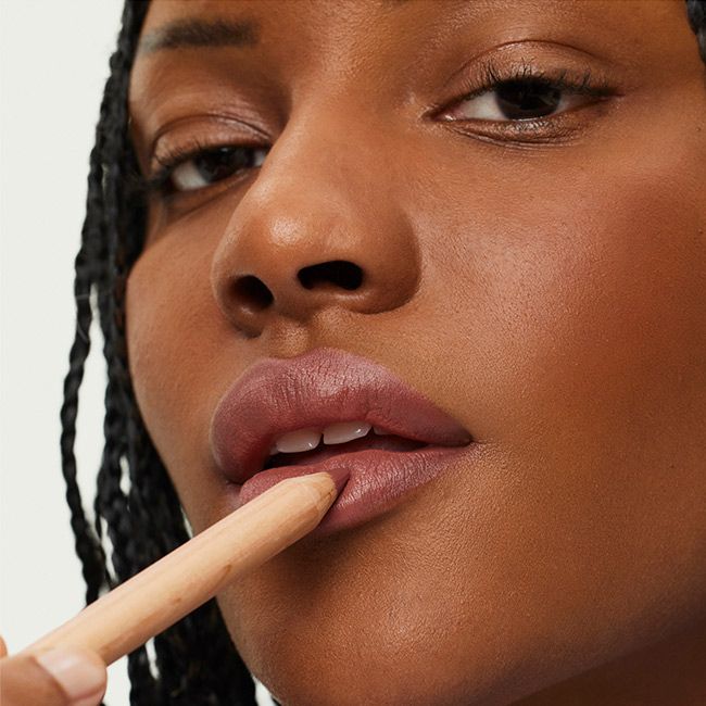 Lip Sketch Lip Pencil - Ilia Beauty I MonCornerB