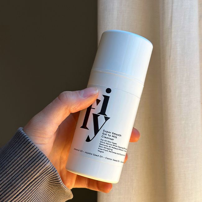 Soin visage naturel nettoyant démaquillant Super Smooth Gel-to-Milk FYI Cosmetics