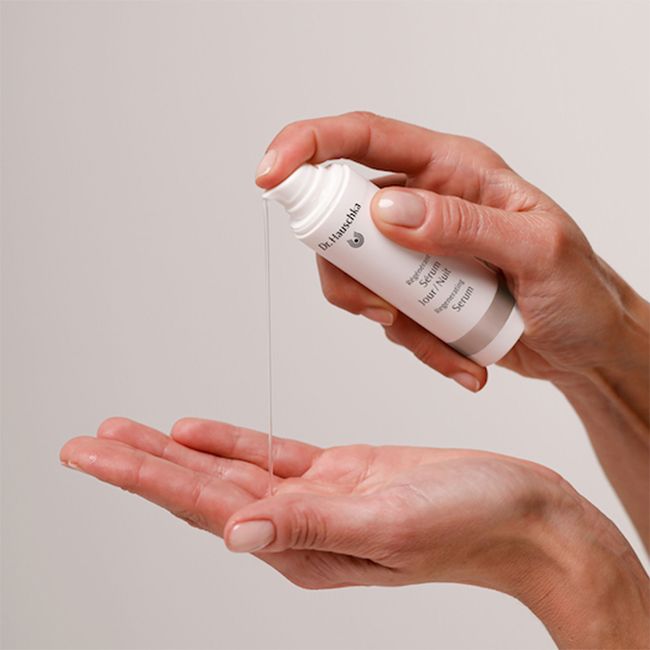 Regenerating Serum – Dr. Hauschka | MonCornerB