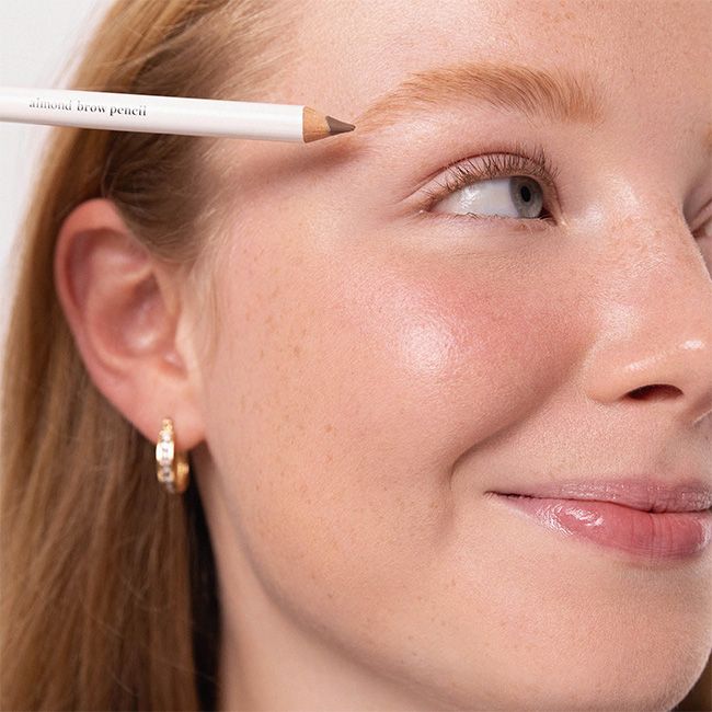 Crayon sourcils naturel huile d'amande douce Ere Perez