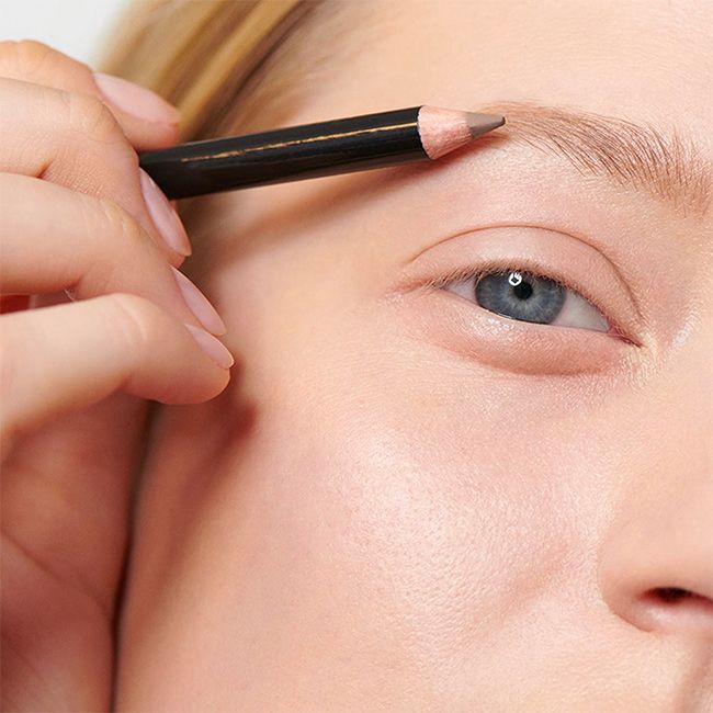 Eyebrow Pencil – Dr. Hauschka | MonCornerB