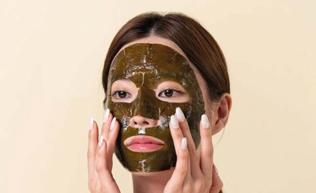 The masks of a Korean routine