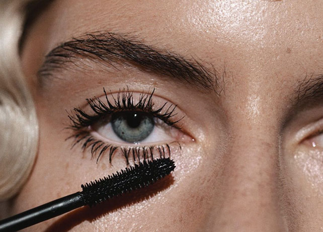 Découvrez le mascara bio et naturel, un incontournable de la beauté